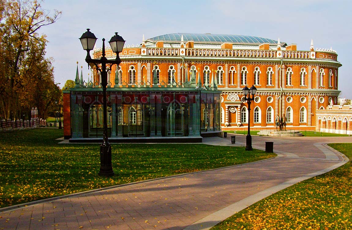 Дворец екатерины 2 в москве. Царицыно (дворцово-парковый ансамбль). Ансамбль Царицыно Баженов. Царицыно дворец Екатерины. Красный Дворцовый ансамбль Царицыно.